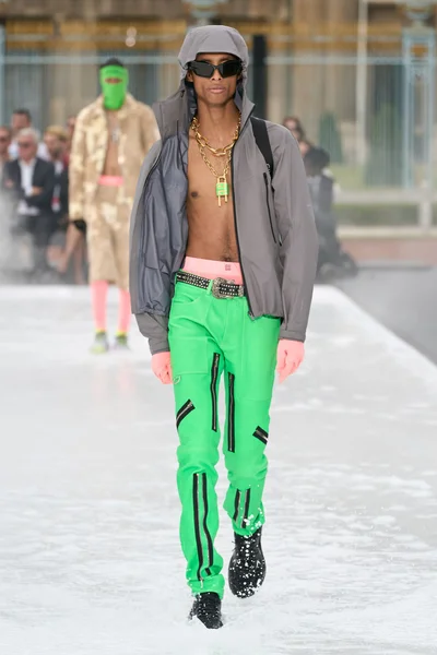 Look 14